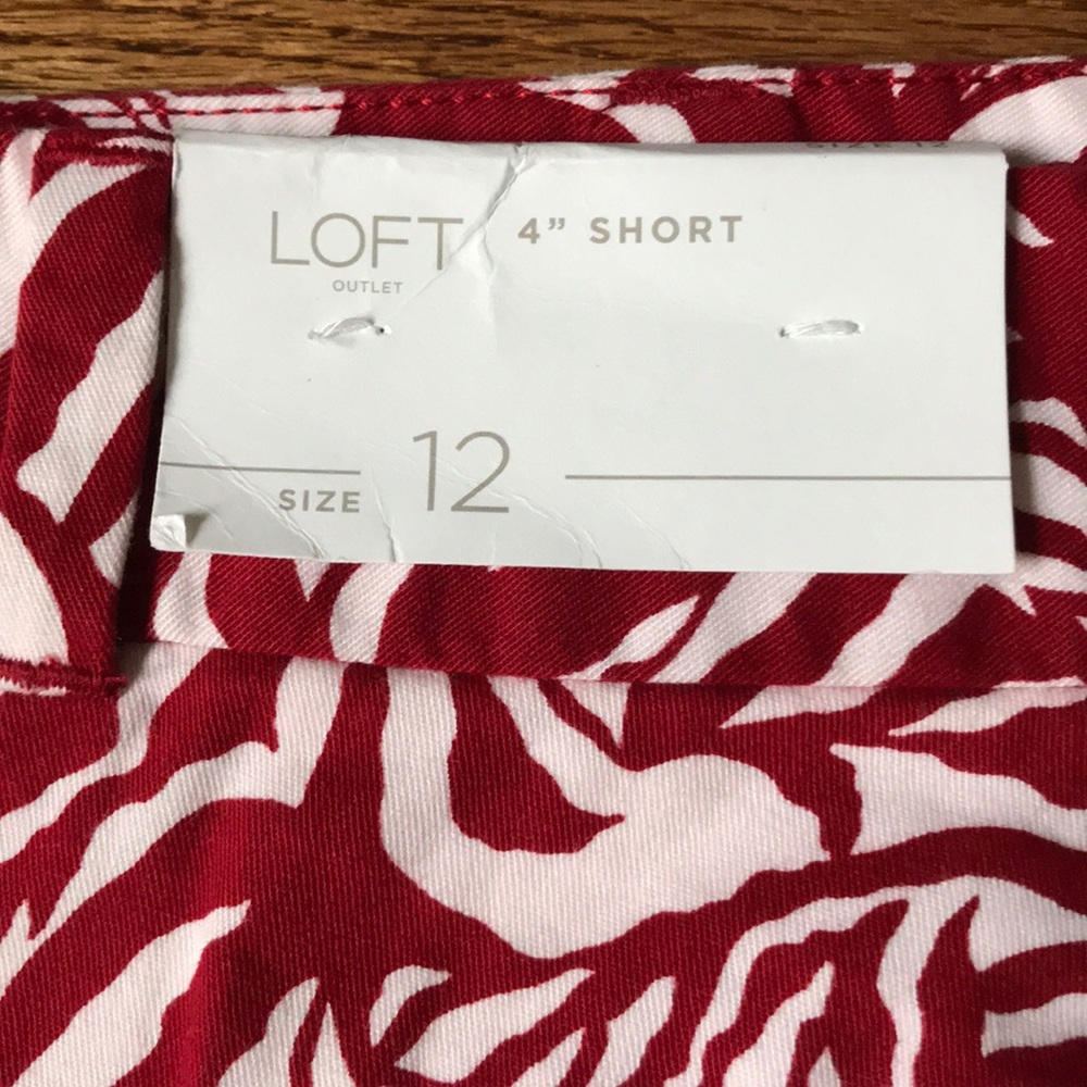 Patterned LOFT shorts - Picture 3 of 5